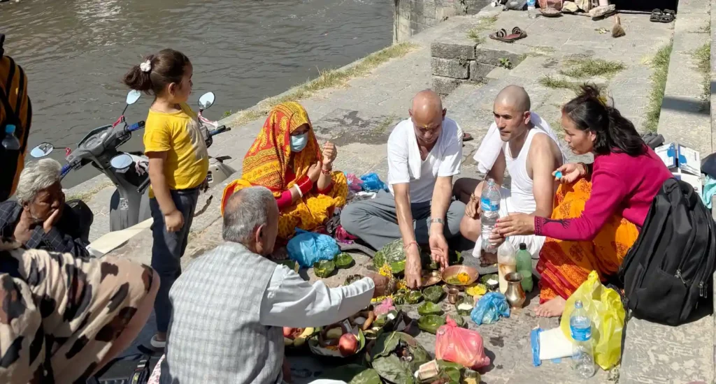 Trishuli Ritualen am Pashupatinath Temple Nepal kathmandu