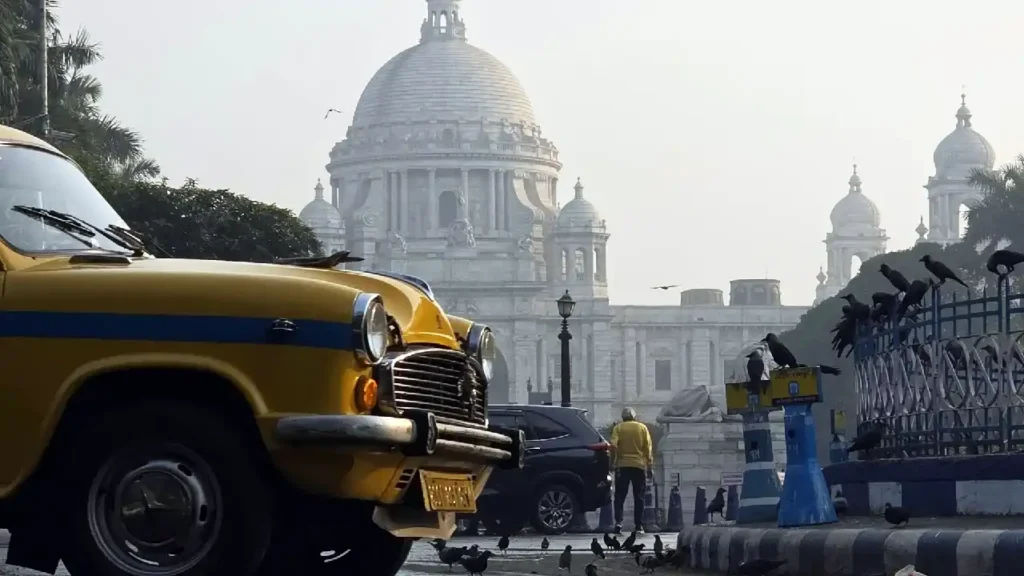 Kalkutta West Bengal Viktoria Haus und Gelbes Auto