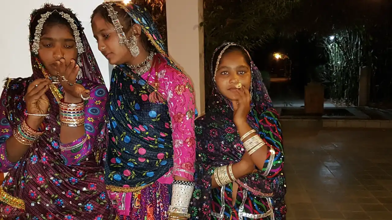 Gujarat-Rundreise Westindien, Dasada-Frauen Rann Riders